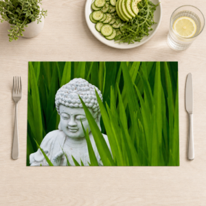 Buddha Statue weiß in grünen Blättern - Tischset Papier – Bild 1