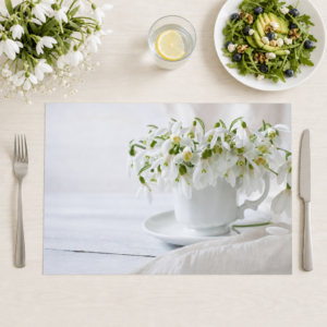 Schneeglöckchen – zarte Frühlingsboten in Tasse - Tischset Papier – Bild 1